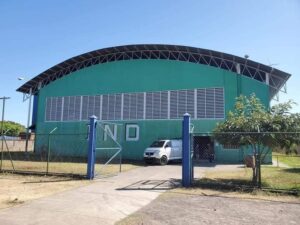 Polideportivo Granada, Larger sports facility with gym amenities.